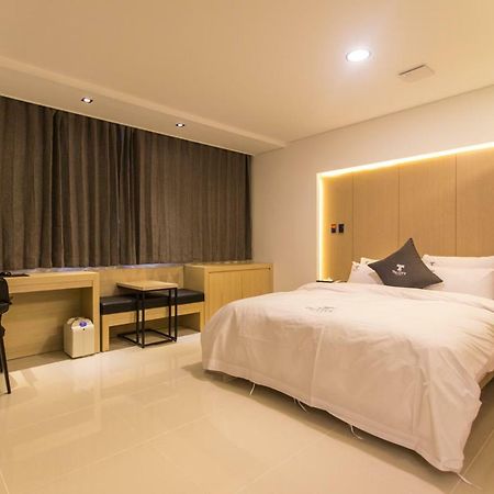 The City Hotel Jeonju Esterno foto