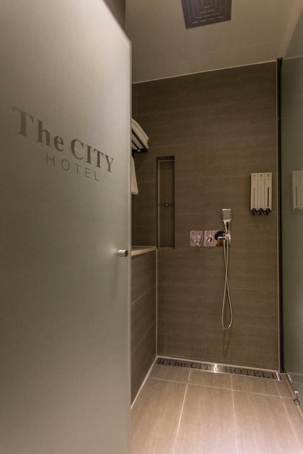 The City Hotel Jeonju Esterno foto