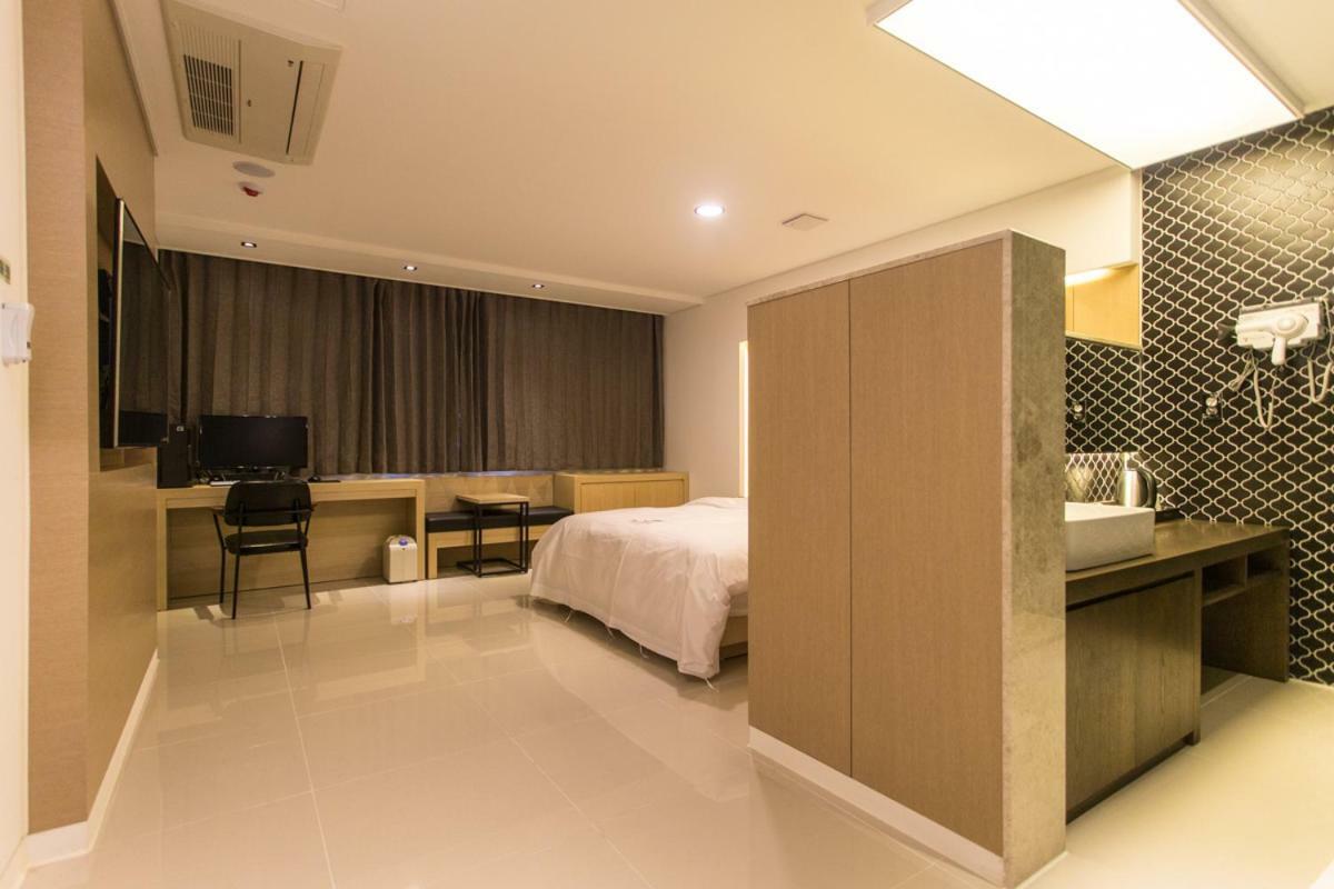 The City Hotel Jeonju Esterno foto