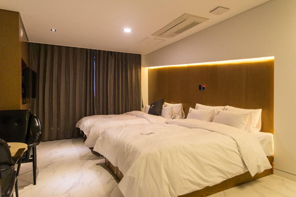 The City Hotel Jeonju Esterno foto