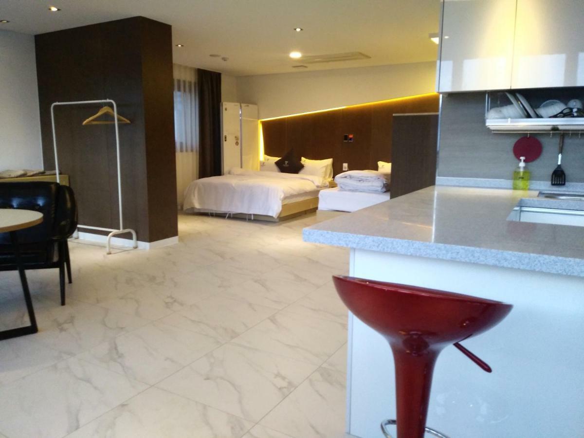 The City Hotel Jeonju Esterno foto