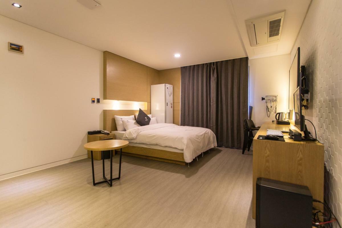 The City Hotel Jeonju Esterno foto