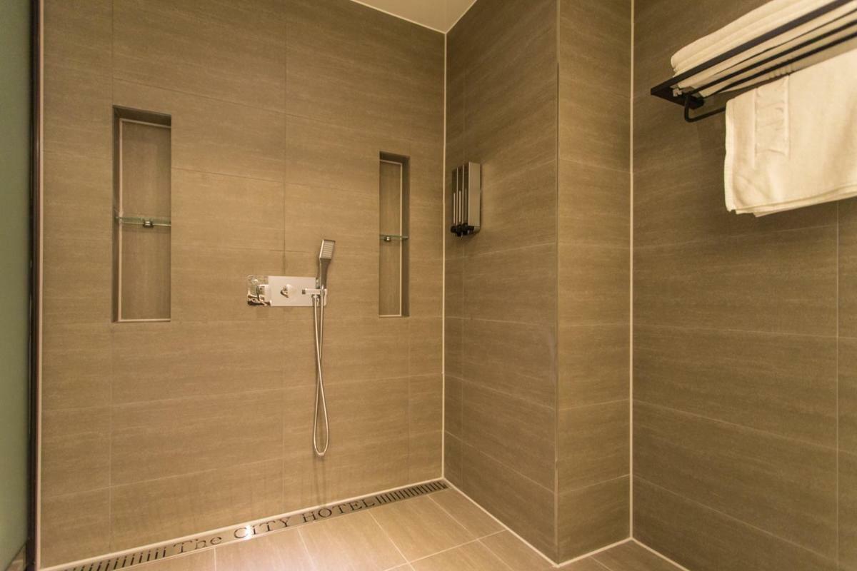 The City Hotel Jeonju Esterno foto