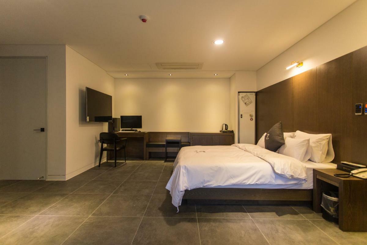 The City Hotel Jeonju Esterno foto