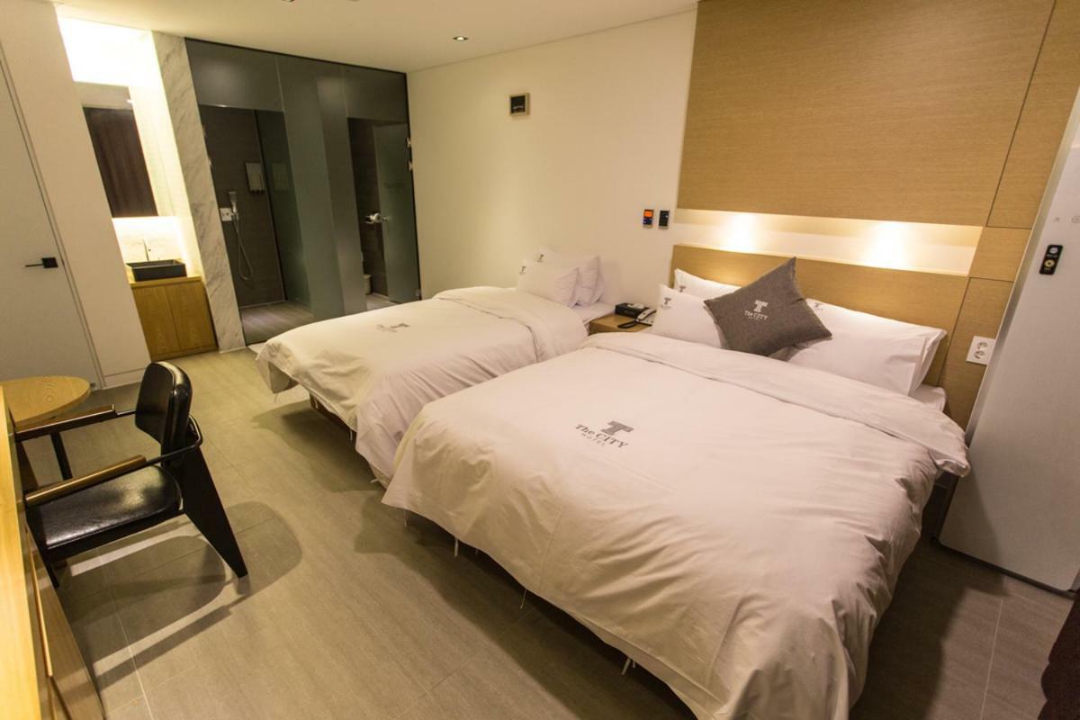 The City Hotel Jeonju Esterno foto