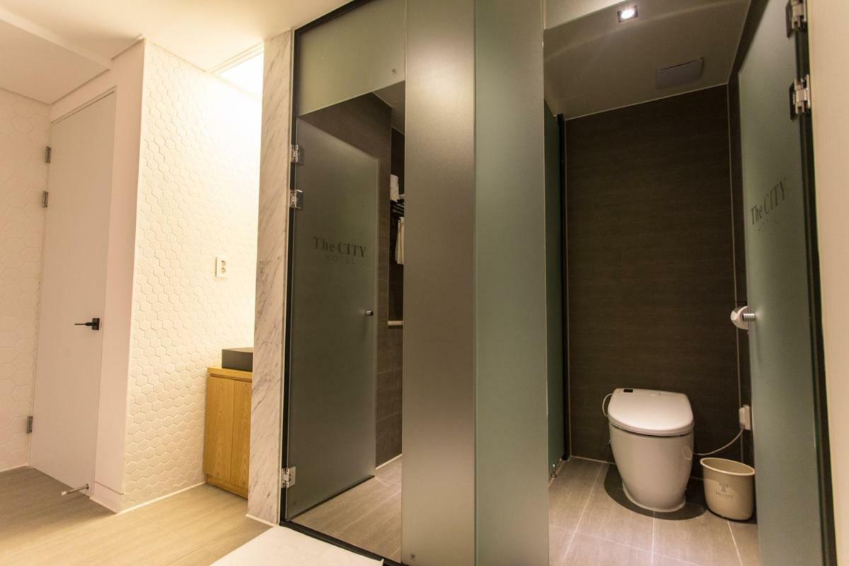 The City Hotel Jeonju Esterno foto